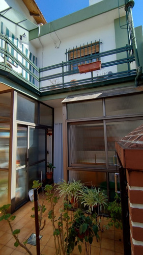 Excelente Casa De 4 Amb Con Jardin Patio Garage Y Terraza