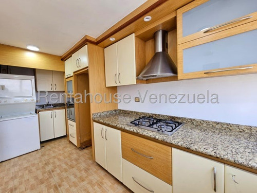 Cómodo Apartamento En Venta Urb. Base Aragua, Maracay, Con Conexión A Pozo, 25-12202 Mv