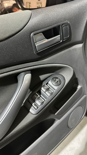 Ford Kuga 2.5 Titanium At 4x4 L (ku05)