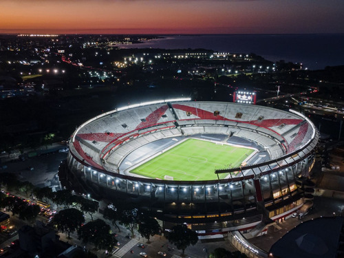 La Cochera Se Encuentra En Un 1° Sub-suelo. Barrio De Belgrano, Inmediaciones Estadio River Plate (5 Cuadras) Solo Se Alquila Temporal En Épocas De Partidos Y/o Recitales. 