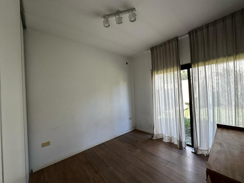 Casa En Venta En Santa Guadalupe, Pilar Del Este, Pilar