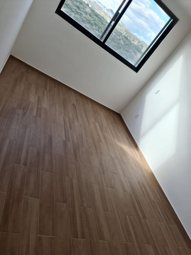 Se Vende Casa En Cañadas Del Arroyo, 4ta Recamara En Pb, Jardín, Doble Altura !