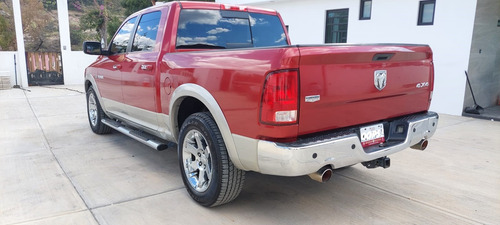 Dodge Ram 2500 5.7 Pickup Crew Cab Laramie 4x4 Mt