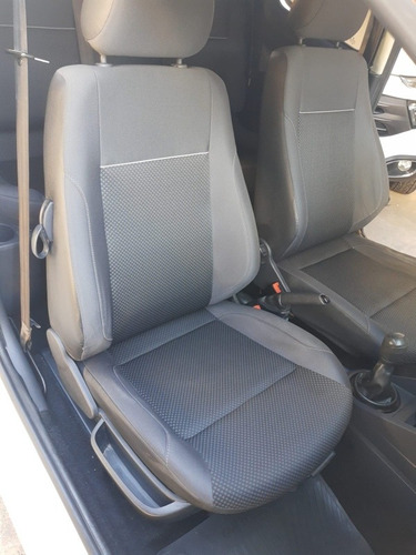 Imagen 7 de 8 de Volkswagen Saveiro 2018 1.6 Gp Cd 101cv Pack High