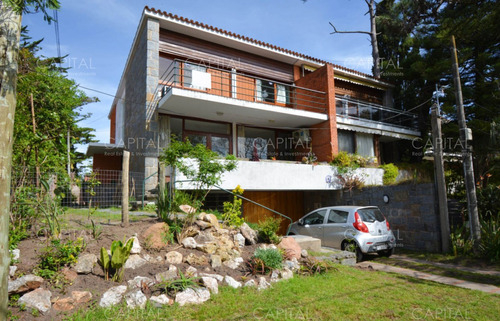 Hermosa Casa A Pocas Cuadras De La Playa Mansa