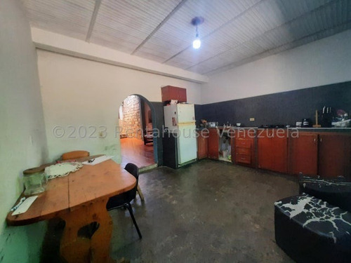 Imagen 6 de 16 de Casa En Venta En Av. Miranda, San Juan De Los Morros. 23-21354
