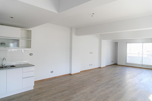 Amplio Loft Que Sugiere Un Lugar Distinto Para Vivir-centro Rosario
