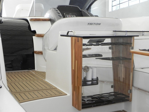 Imagem 7 de 14 de Triton 380 Ñ Sedna 380 Evolve Phantom 400 Sessa
