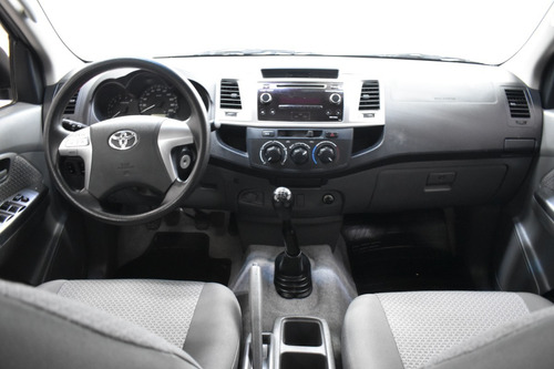 Toyota Hilux 2.5 4x2 Cabina Doble Dx 2014 Rpm Moviles