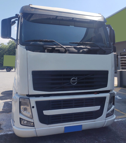 Imagem 2 de 11 de Volvo Fh 460 2013 Mugen Caminhões