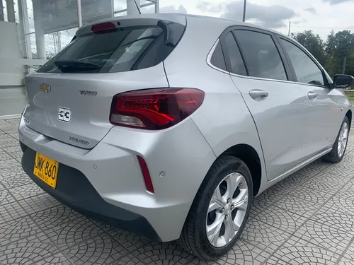 Chevrolet Onix 1.0T Premier Hatch At