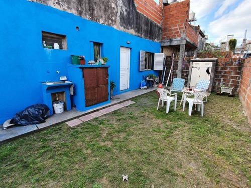 Imagen 4 de 16 de Casa De 3 Dormitorios Con Jardin, Al Frente. Piaggio Entre Sto Gomez Y Bv Moreno