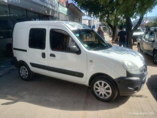 Imagen 3 de 12 de Renault Kangoo Confort Ph3 5as Con Gnc Recibo Menor Financio