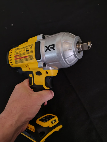 Llave De Impacto Dewalt Dcf900 Inalámbrica 1/2 Color Amarillo
