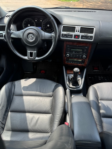 Volkswagen Bora 1.8 Highline T 180cv Cuero