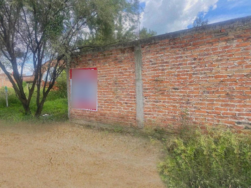 Terreno Bardeado Espaldas Aeropuerto Guadalajara Contraesquina De Los Campos De Fut Saturno / 348 M2 Total / Zapote / Negociable / Credito / Documentos Regla / Titulo Gob / Aljibe Aceptó Btc - Bnb