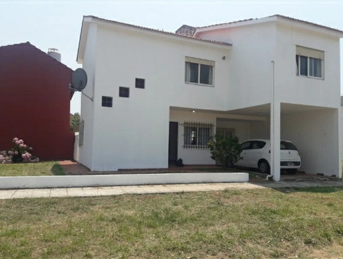 Imagen 3 de 9 de Chalet En La Lucila Del Mar Super Comoda A 200 Metros Del Pinar !!