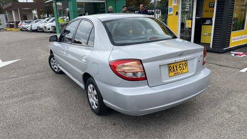 Imagen 6 de 20 de Kia Rio Stylus Ls
