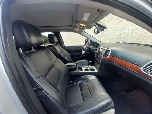 Imagen 10 de 14 de Jeep Grand Cherokee 5.7 Limited Premium V8 Navegación 4x2 Mt