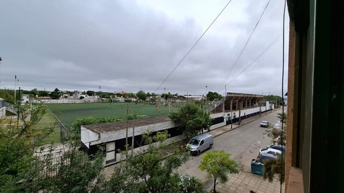 Se Vende Departamento 1 Dorm. Monoblock Stabio