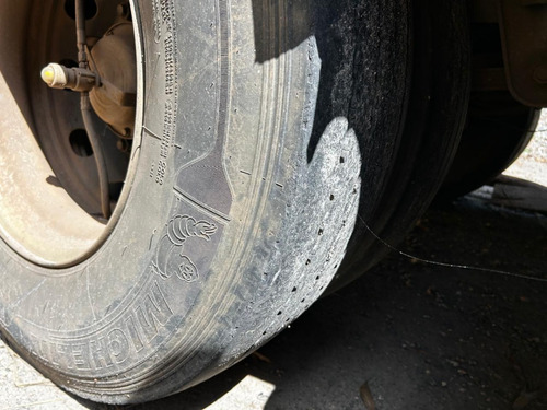 Bi-caçamba Randon Bi-trem Basculante Com Pneus