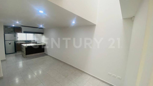 Casa En Venta En Conjunto La Rivera Cerca De Periferico Y Udlap