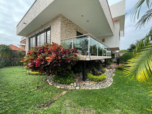 Preciosa Casa Amueblada En Renta En Col. Jardines De Tuxpan