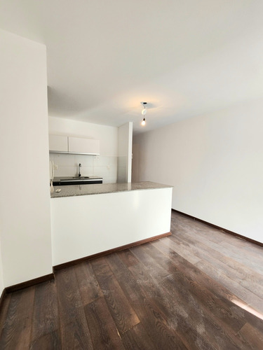 Inmobiliaria Alquila Monoambiente Con Garage En Pocitos