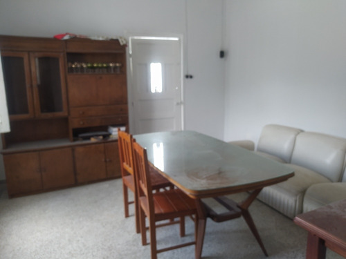 Dueña Vende Casa En Linda Zona De La Teja