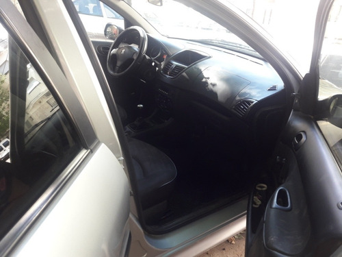 Peugeot 207 1.4 Sedan Xr 2009