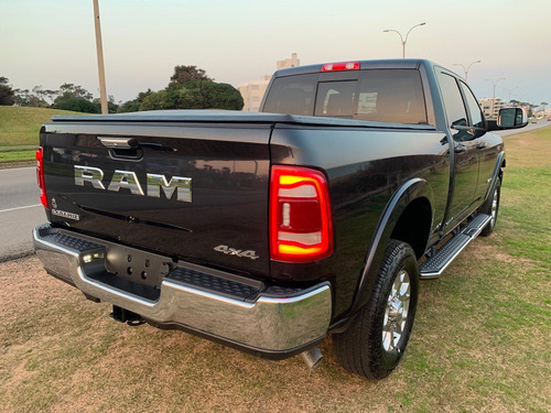 Ram 2500 Laramie 6.4 L 4x4