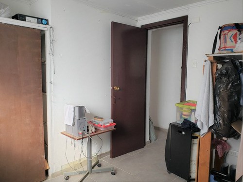 Imagen 10 de 18 de Metro Las Rejas: 3 Dorm, 1 Baño, Patio Y Estacionamiento