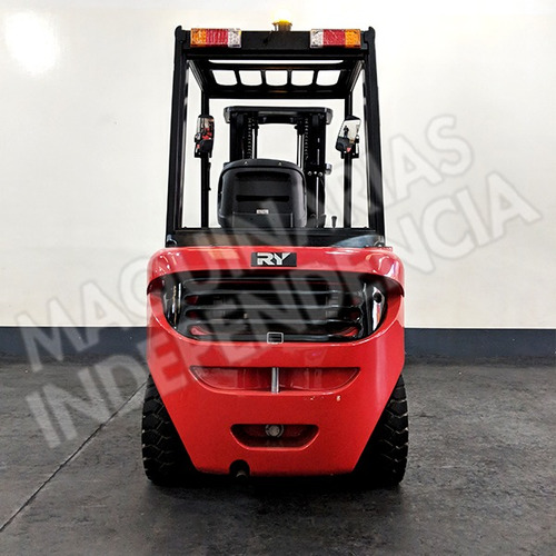 Imagen 3 de 11 de Autoelevador Royal Diesel 2500 Kg Desplazador 0km