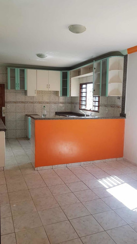 Imagem 8 de 9 de Casa Com 3 Quartos Sendo Uma Suíte, Porão E Garagem