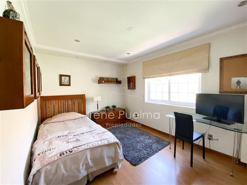 Casa En Venta De 5 Dorm. En Lo Barnechea