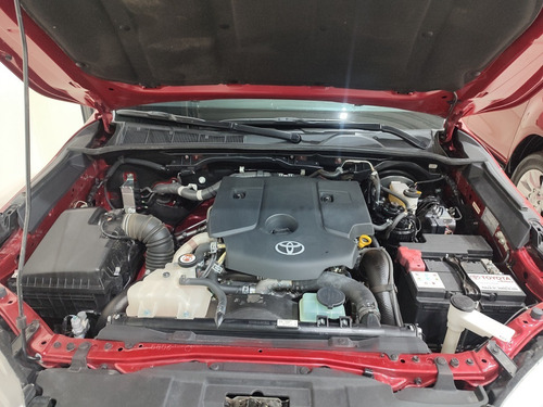 Imagen 6 de 24 de Toyota Hilux Srx 2,8 Tdi 4x2 Mt