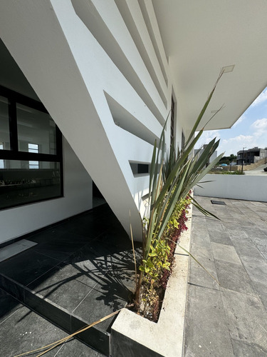 Residencia Nueva Muy Espaciosa Venta En Las Vilas, Cod. Zv1380