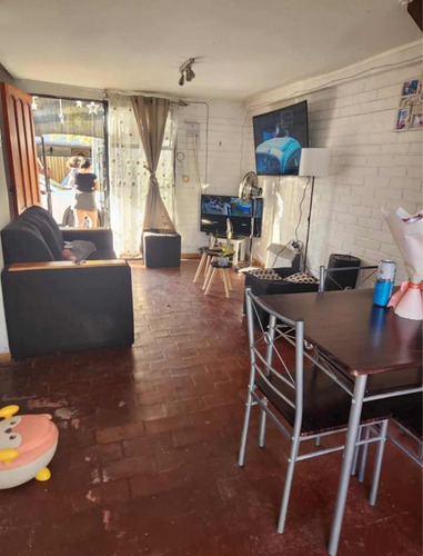 Casa 2 Dormitorios, 1 Baño