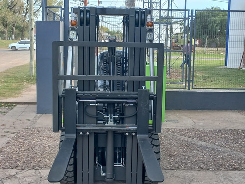 Autoelevador Zoomlion Fd25 Triple Torre - Bremotors