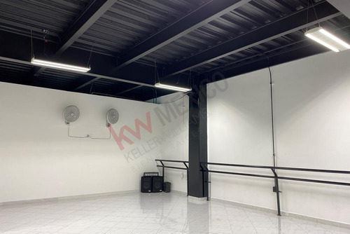 Edificio En Venta En Calzada De Los Jinetes /generando Rentas