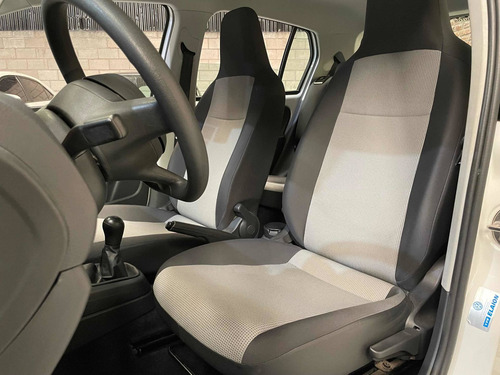 Imagen 13 de 15 de Volkswagen Up! 2016 1.0 Take Up! Aa 75cv 5 P