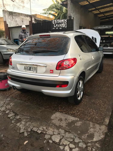 Imagen 2 de 12 de Peugeot 207 2010 1.6 Quicksilver