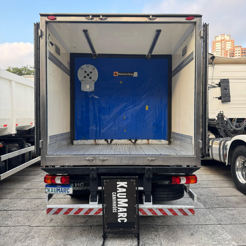 Mb Accelo 1017 Ano 2024 Baú Congelado -15 4x2 Financia 4x2