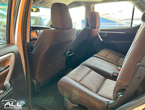 Toyota Hilux SW4 2.7 SR 7 LUGARES 4X2 16V FLEX 4P AUTOMÁTICO
