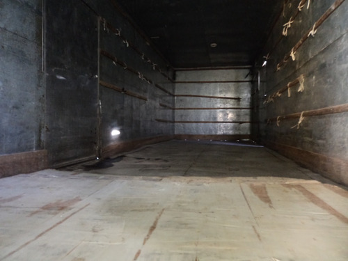 Imagem 15 de 17 de Ford Cargo 1619 Com Bau De Aluminio Motor Cummins 6 Marchas