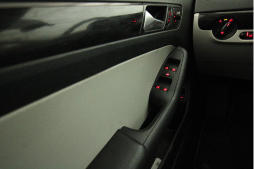 Volkswagen Jetta 2.0 Live Mt
