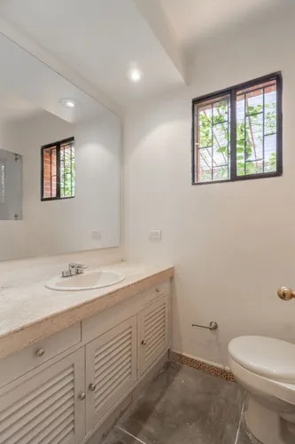 Apartamento En Arriendo En Los Rosales. Cod A17136