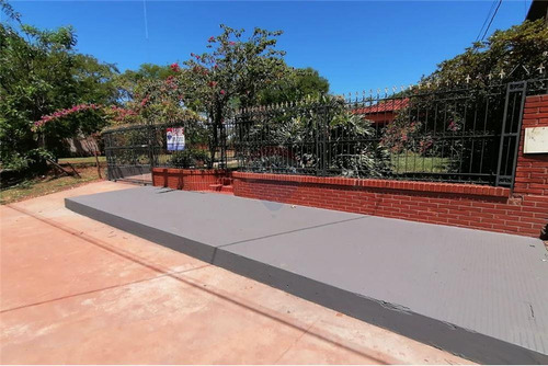 Vendo Casa De 4 Habitaciones Y 3 Baños.