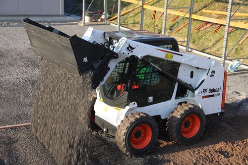 Imagen 11 de 16 de Minicargadora Bobcat, Desde