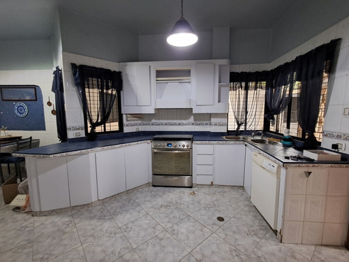 Vende Casa Urbanización Los Sauces. V.l.